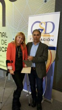 Agapito Muñiz  y Sonia Vivero recogiendo el 1º Premio.